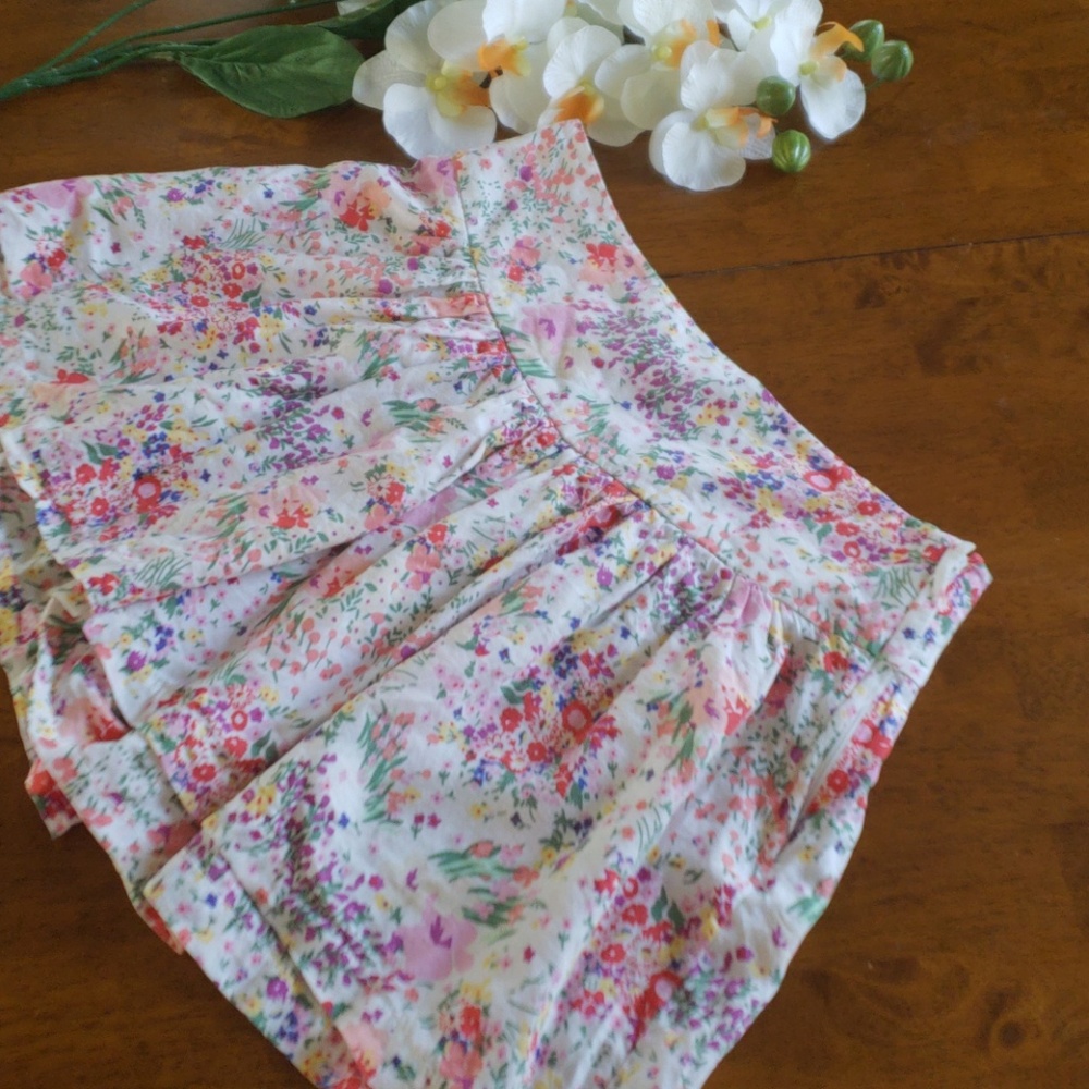 The Garden Collection shorts size 4